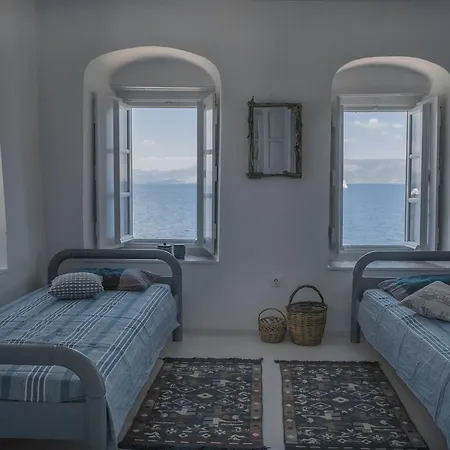 Lotus Sweet Hydra * Hydra (Saronic Islands)