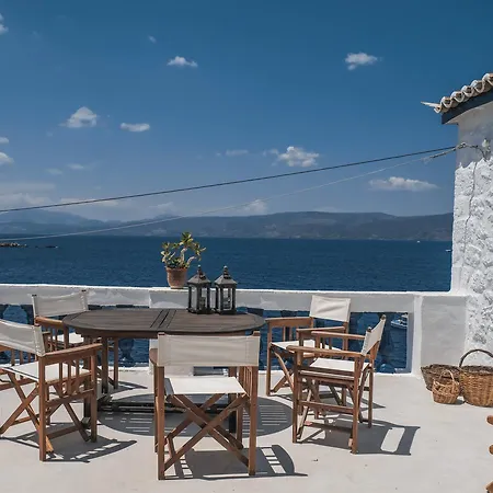 Lotus Sweet Hydra * Hydra (Saronic Islands)